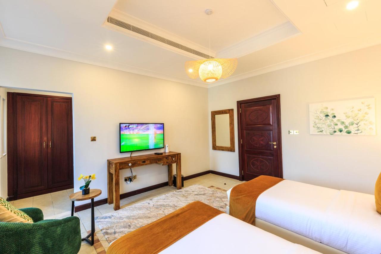 The S Holiday Homes - Stunning 5 Bedrooms Villa At The Palm Jumeirah With Private Beach And Pool Dubaj Zewnętrze zdjęcie
